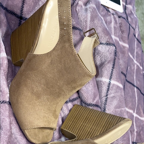 High heels - Picture 2 of 3